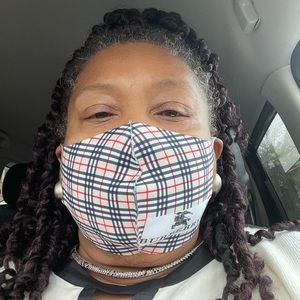 Meet your Posher, Daphne